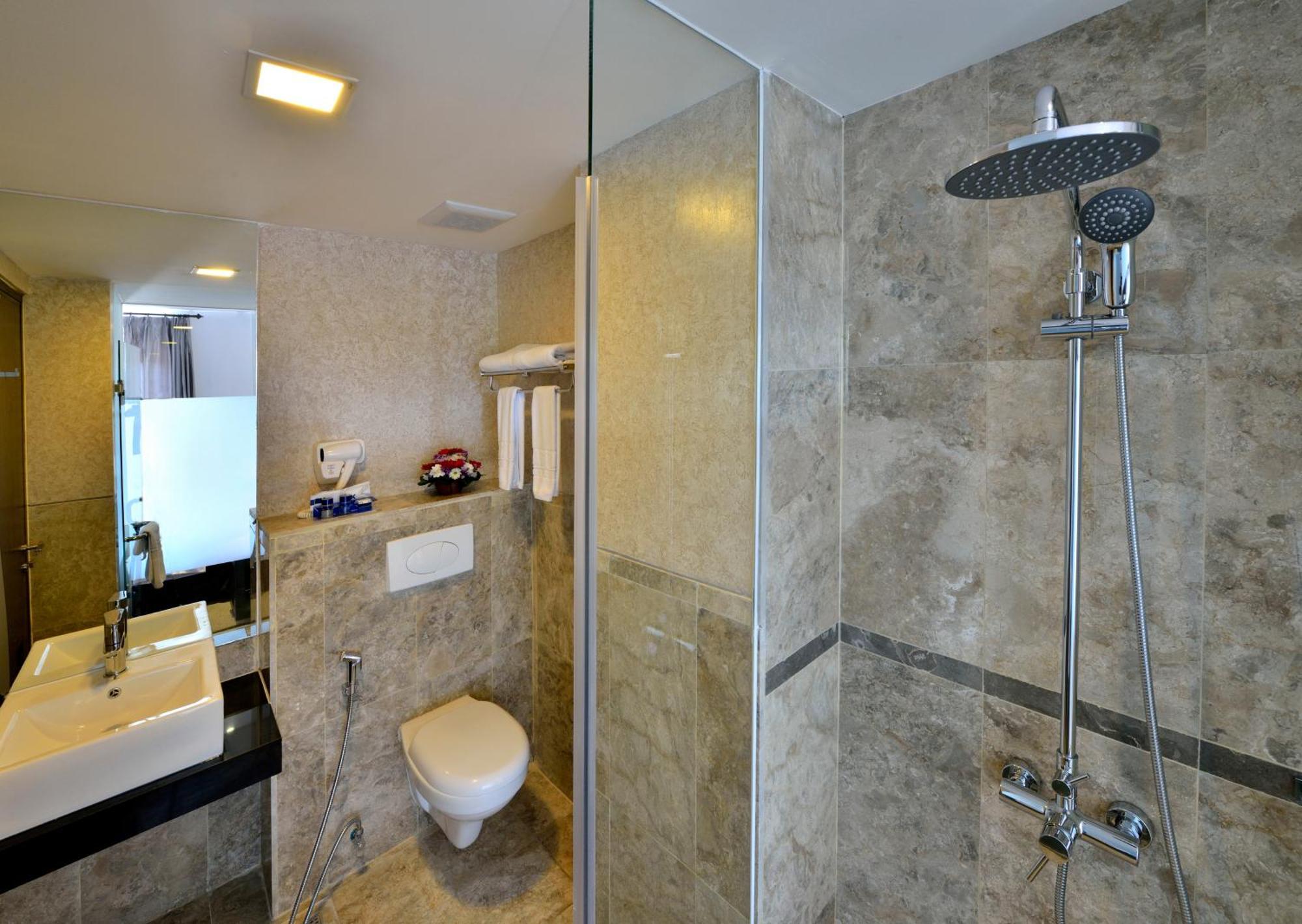 Serela Merdeka By Kagum Hotels Bandung Exterior photo